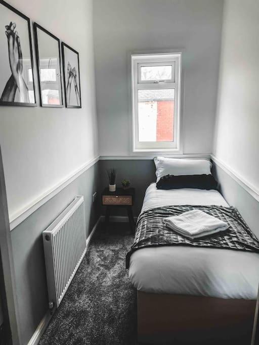 Comfortable Home In Bolton Farnworth Luaran gambar